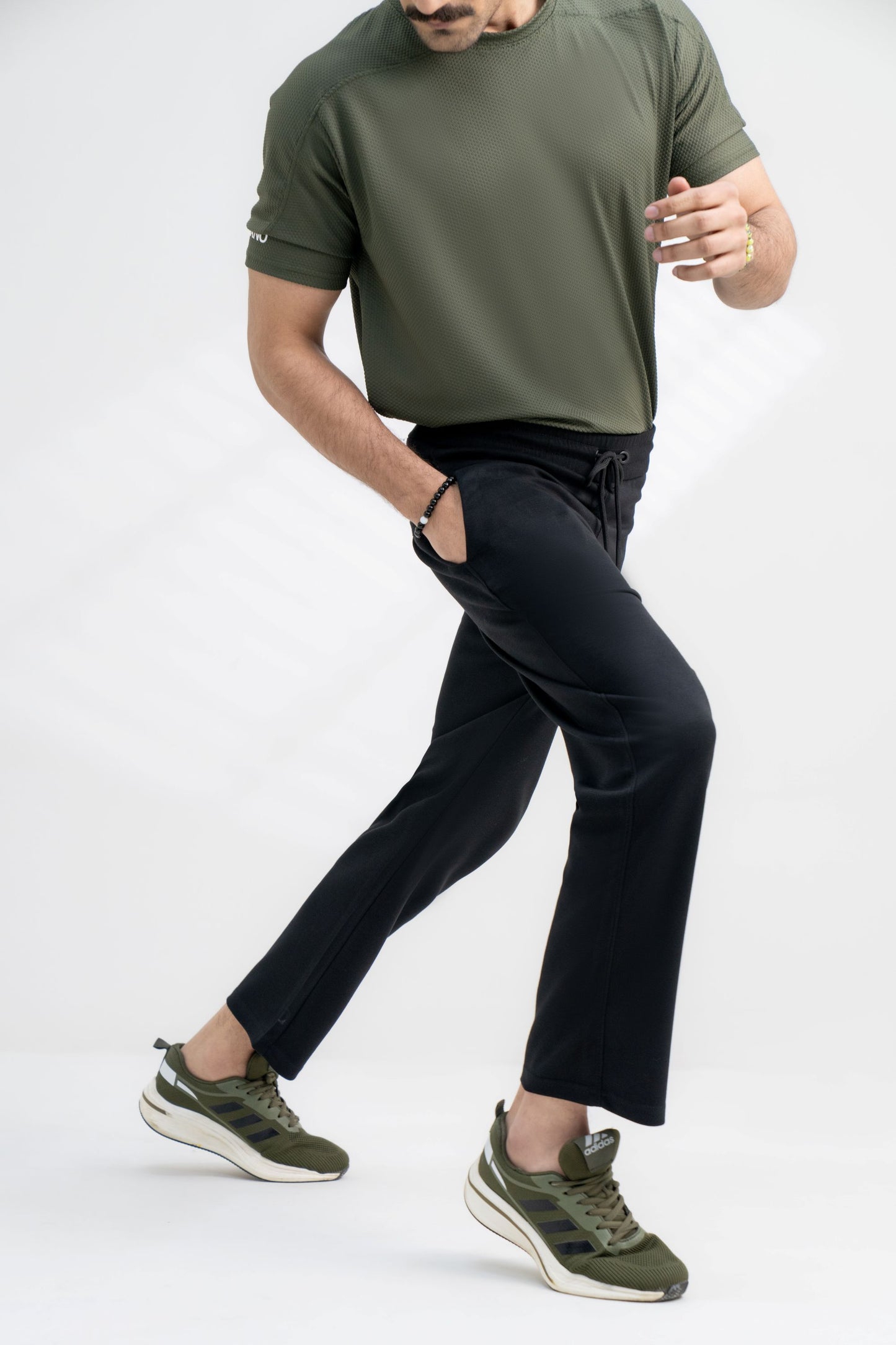 Mens Comfort Fit Track Pants – Black